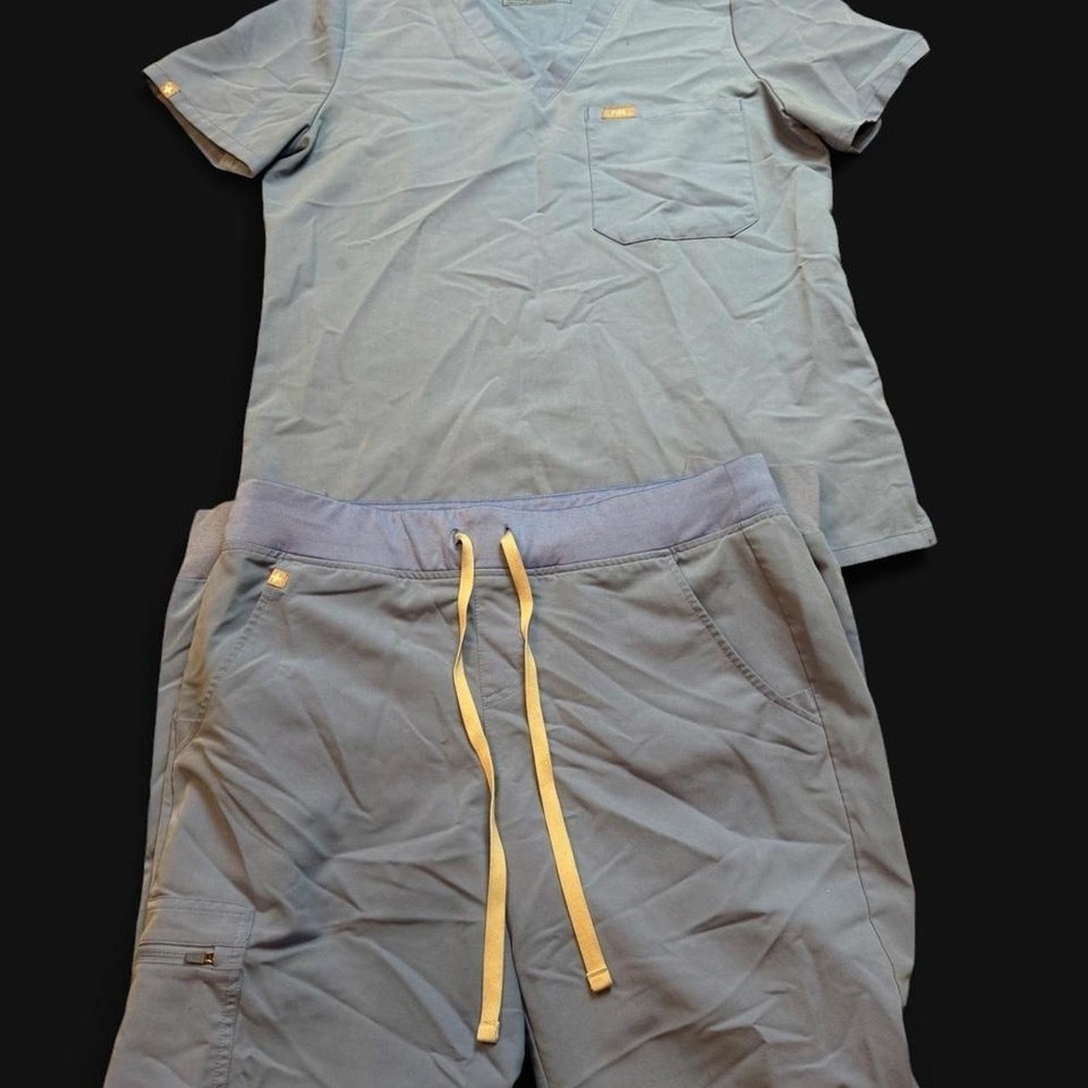 Figs technical collection medical nurse scrubs set light blue size medium READ